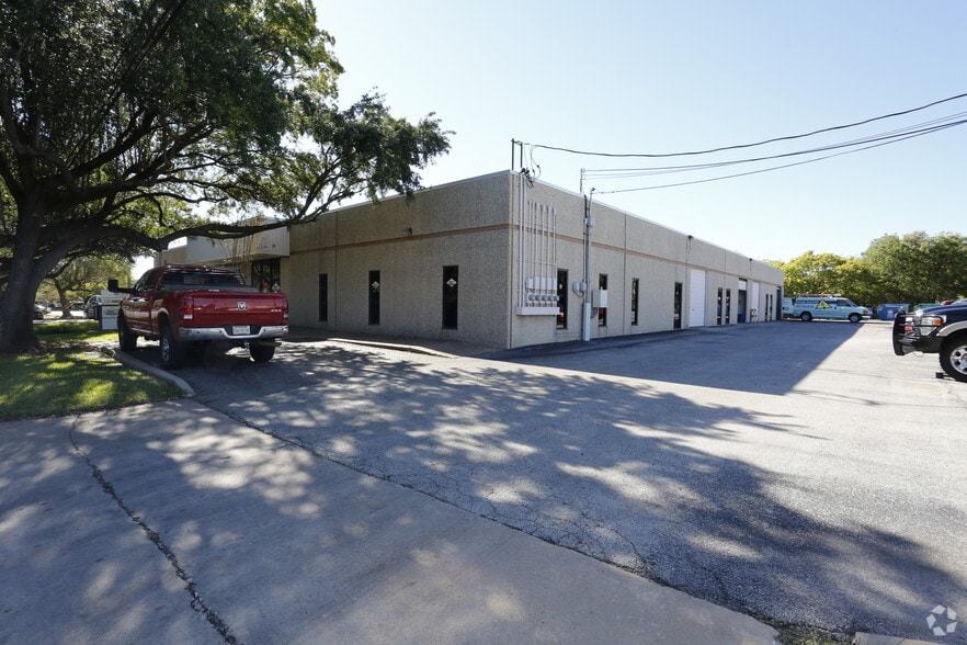 Primary Photo Of 2211 Denton Dr, Austin Warehouse For Lease