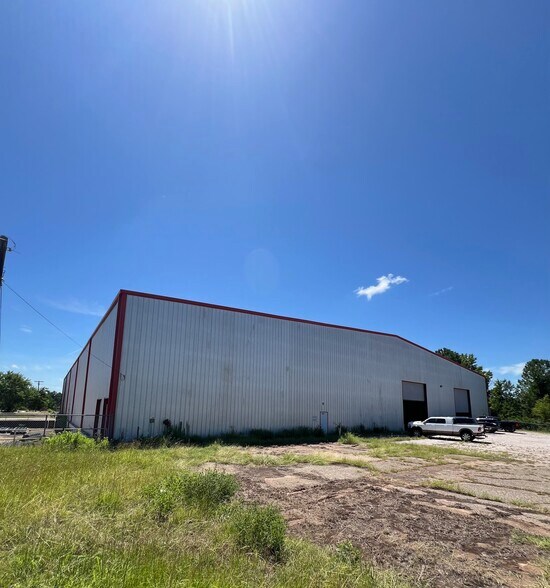 More Photos Of 2300 US-259 BUS, Kilgore Warehouse For Lease