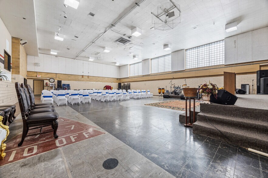 More Photos Of 1110 S 14th St, Moorhead Specialty For Sale