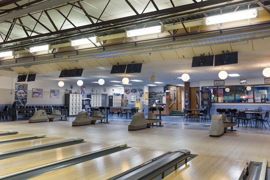 More Photos Of 400 Main St, White Pine Hotel For Sale