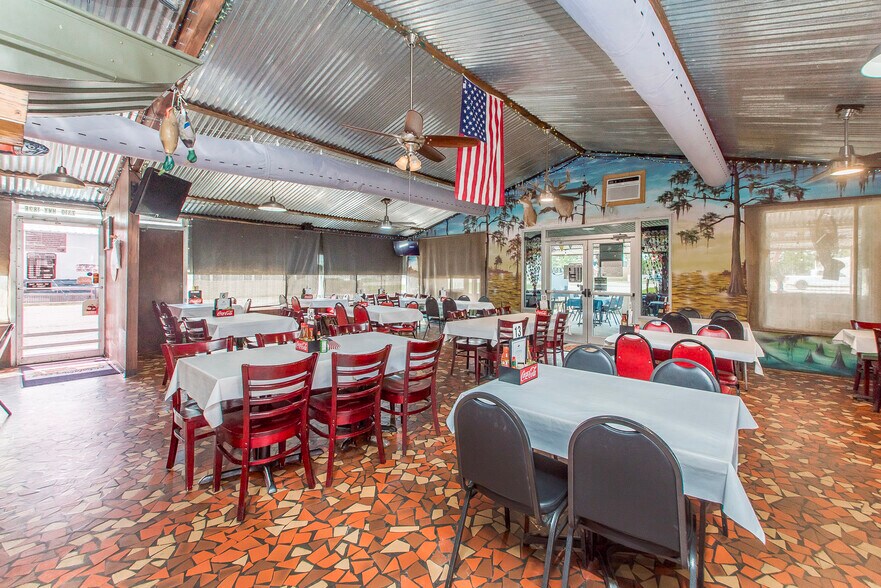 More Photos Of 7310 Highway 182 E, Morgan City General Retail For Sale