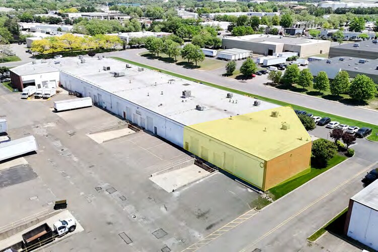 More Photos Of 710 Union Pky, Ronkonkoma Warehouse For Sale