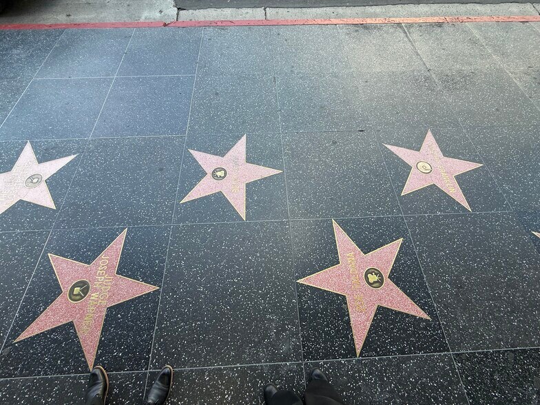 More Photos Of 7036 1/2 Hollywood Blvd, Hollywood Storefront Retail Residential For Lease