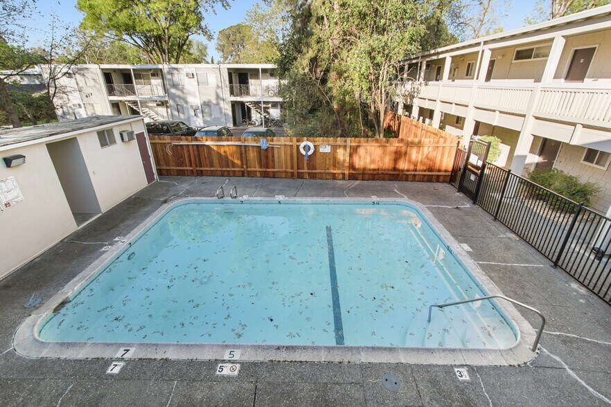 More Photos Of 745 F St, Davis Apartments For Sale