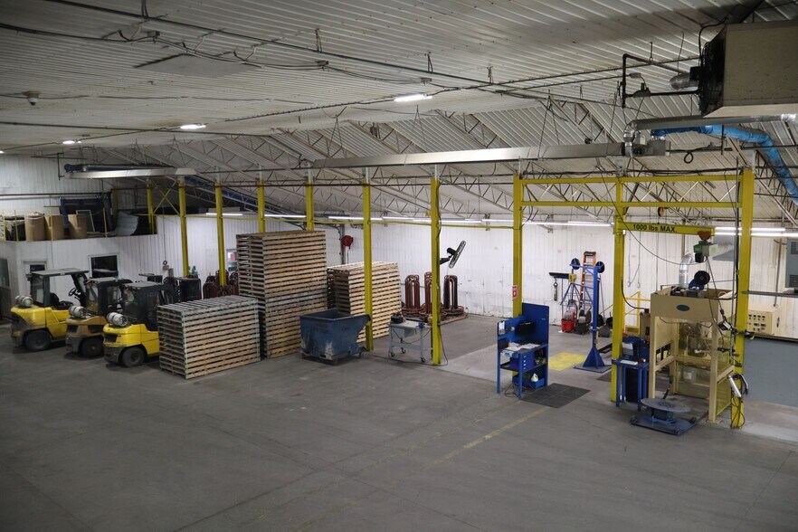 More Photos Of 9200 Boul Parent, Trois-Rivières Warehouse For Sale