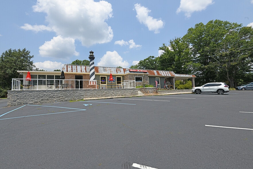 Primary Photo Of 809 E Greenwood St, Abbeville Restaurant For Sale