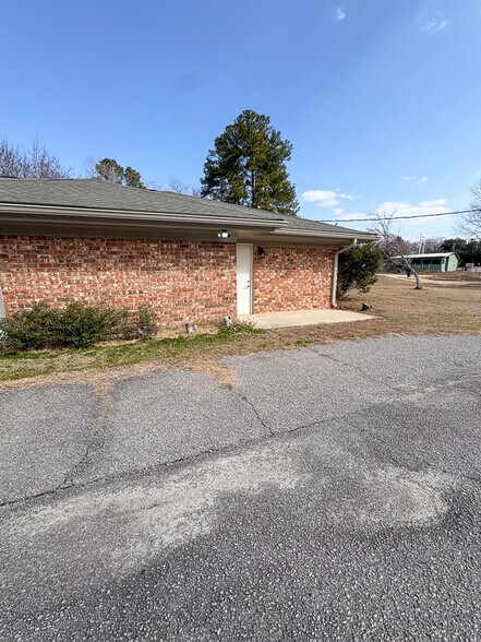 More Photos Of 137 Cedar Dr, Saint Stephen Office For Sale