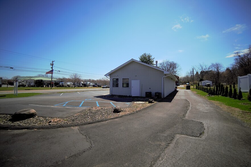 More Photos Of 2039 State Route 208, Montgomery Freestanding For Sale