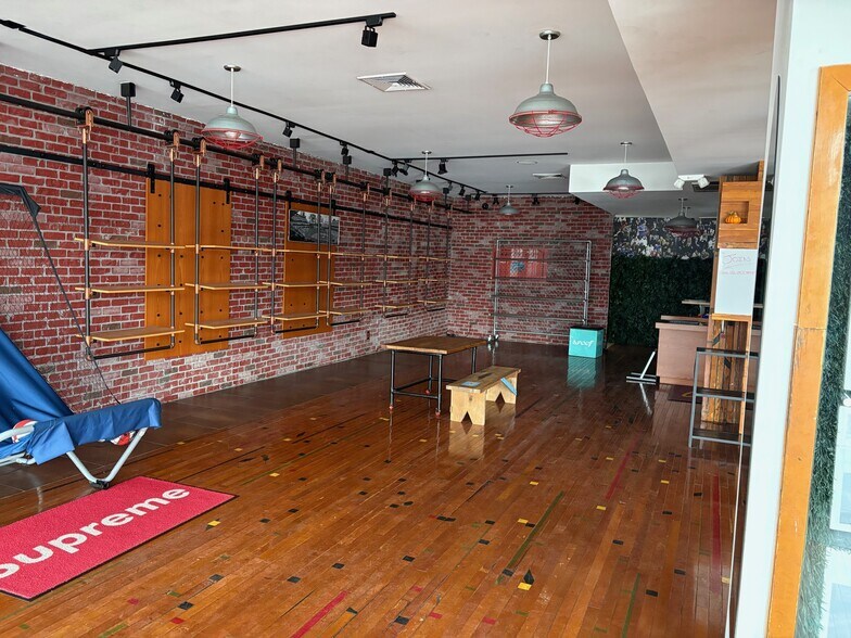 More Photos Of 2058-2060 Jericho Tpke, East Northport Storefront For Sale