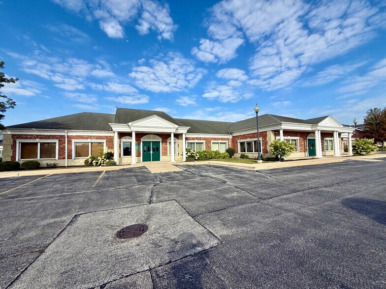 More Photos Of 11376 Broadway, Crown Point Office For Lease