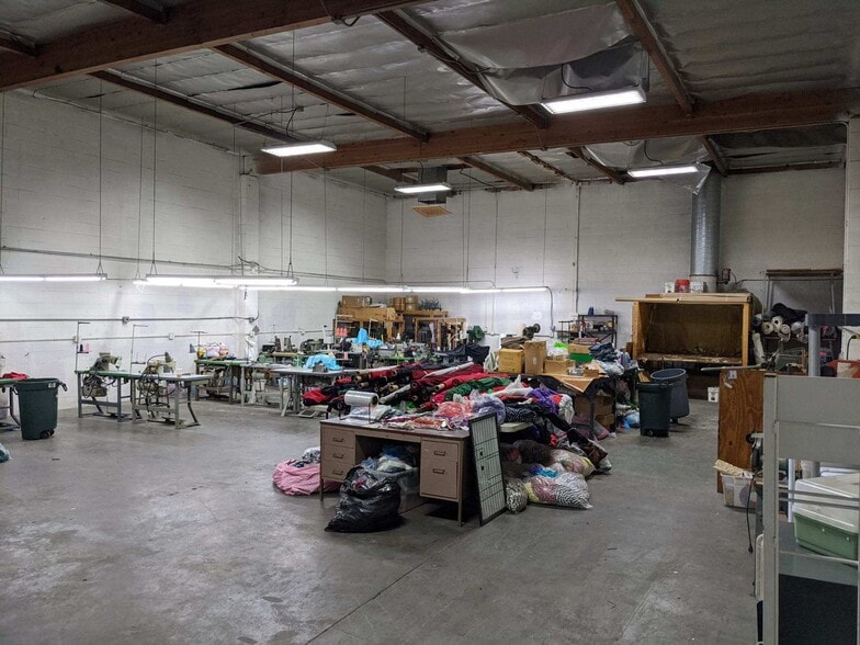 More Photos Of 1140-1150 Price Ave, Pomona Warehouse For Lease