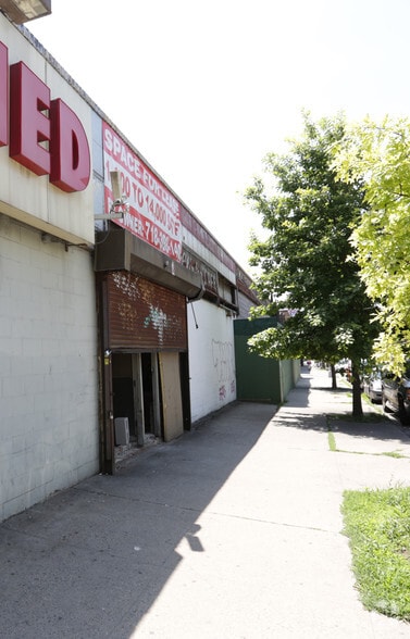 More Photos Of 581-593 Clinton St, Brooklyn Freestanding For Lease