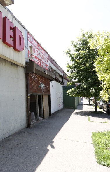 More Photos Of 581-593 Clinton St, Brooklyn Freestanding For Lease