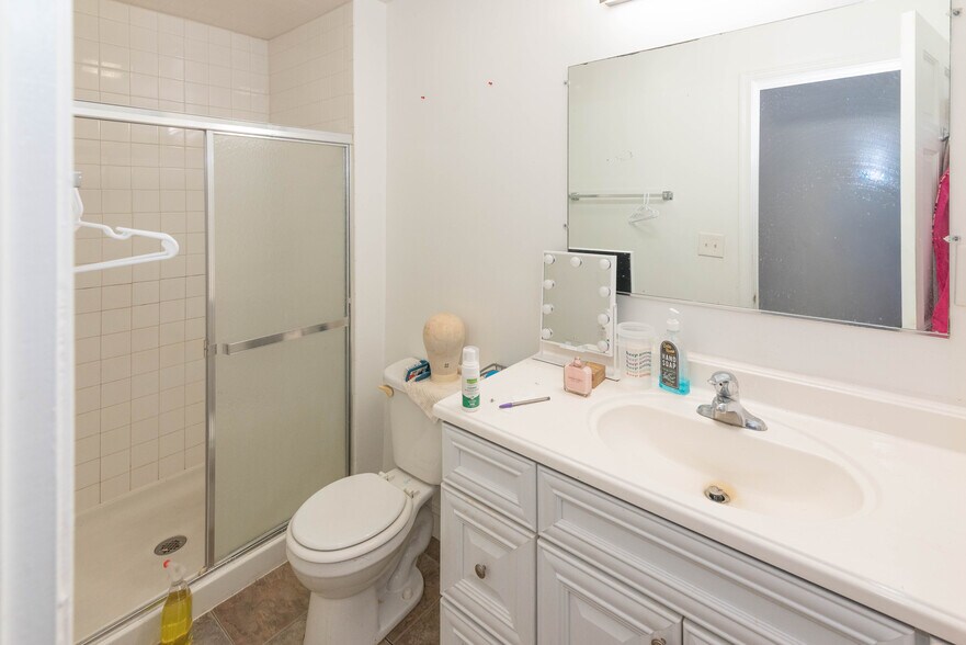 More Photos Of 2445 Lakeview Ave, Baltimore Apartments For Sale