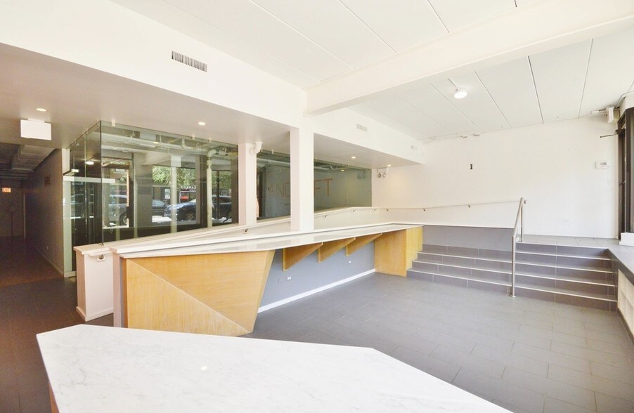 More Photos Of 1650-1660 N Wells St, Chicago General Retail For Sale