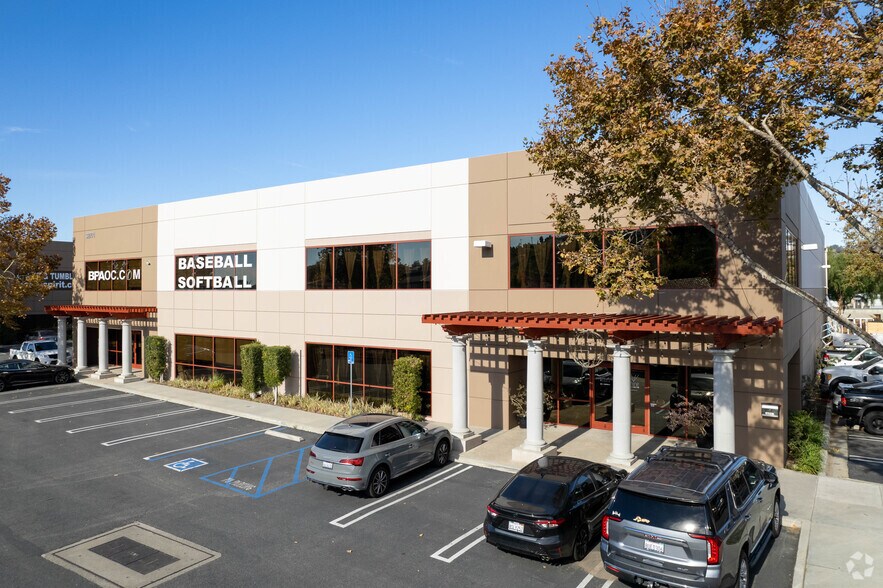 More Photos Of 32701-32707 Calle Perfecto, San Juan Capistrano Warehouse For Lease