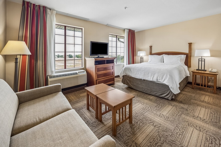 More Photos Of 10750 Gessner Rd, Houston Hotel For Sale