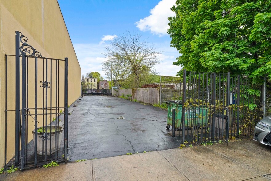 More Photos Of 509 Liberty Ave, Brooklyn Funeral Home For Sale