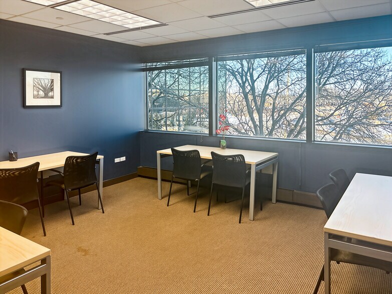 More Photos Of 5250 Old Orchard Rd, Skokie Coworking Space