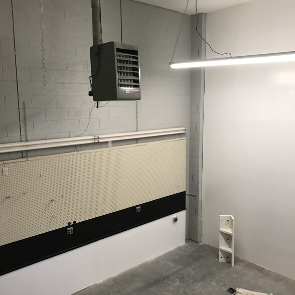 More Photos Of 130 Lenox Ave, Stamford Warehouse For Sale