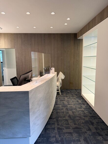 More Photos Of 57 N Middletown Rd, Nanuet Medical For Lease