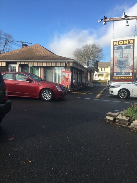 More Photos Of 36 John Ringo Rd, Ringoes Restaurant For Lease