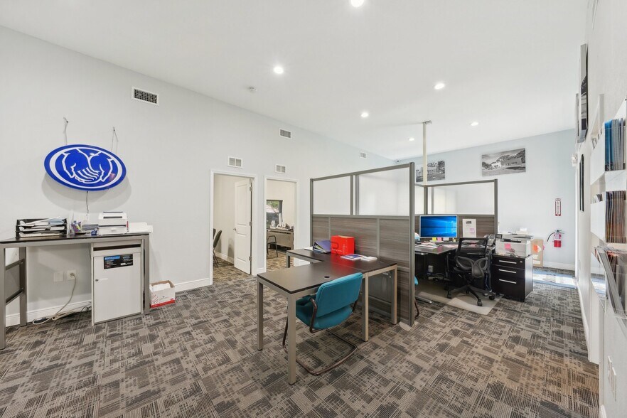More Photos Of 3209 30th Ave S, Saint Petersburg Office For Lease