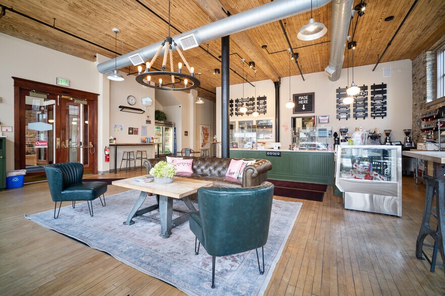 More Photos Of 211 N Franklin St, Port Washington Office For Lease