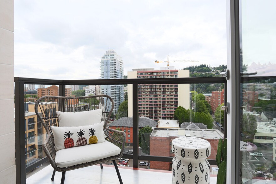 More Photos Of 1221 SW 11th Ave, Portland Apartments For Lease