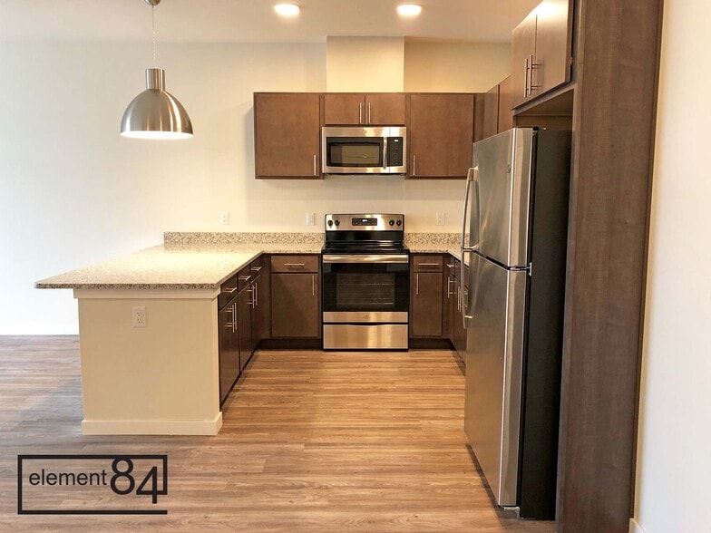 More Photos Of 1482 S 84th St, West Allis Apartments For Lease