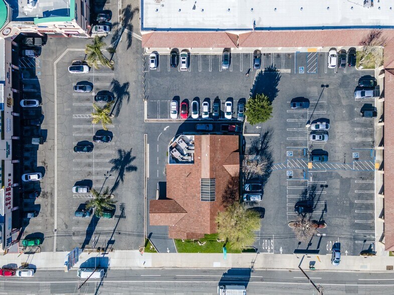 More Photos Of 8363 Reseda Blvd, Northridge Unknown For Sale