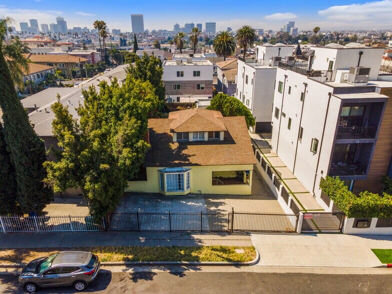 More Photos Of 4458 Maplewood Ave, Los Angeles Multifamily For Sale