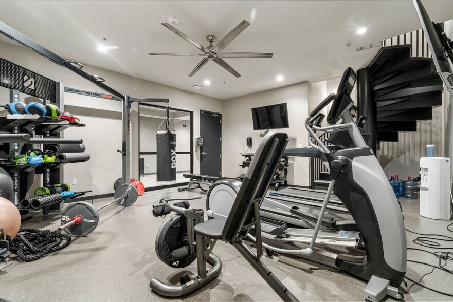 More Photos Of 110 N Boston Ave, Tulsa Multifamily For Sale