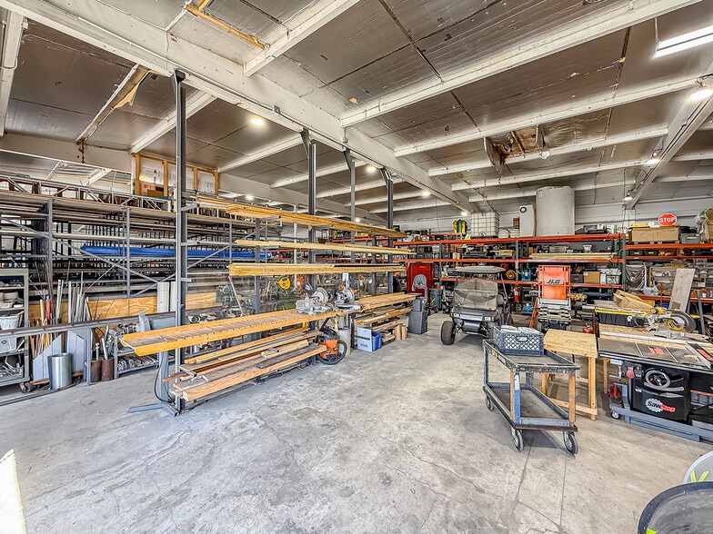 More Photos Of 7650 Gloria Ave, Van Nuys Warehouse For Sale