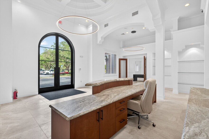 More Photos Of 3820 Via Del Rey, Bonita Springs Medical For Sale