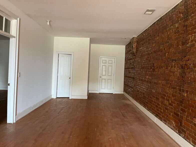 More Photos Of 8610 Old State Rd, Holly Hill General Retail For Lease