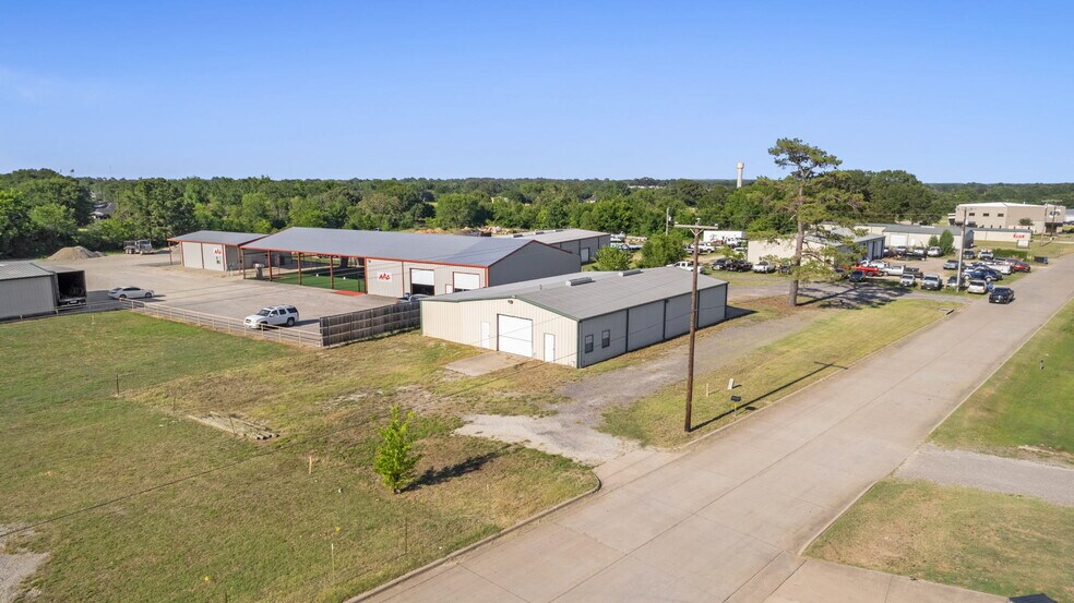 More Photos Of 159 Park Row, Van Warehouse For Sale