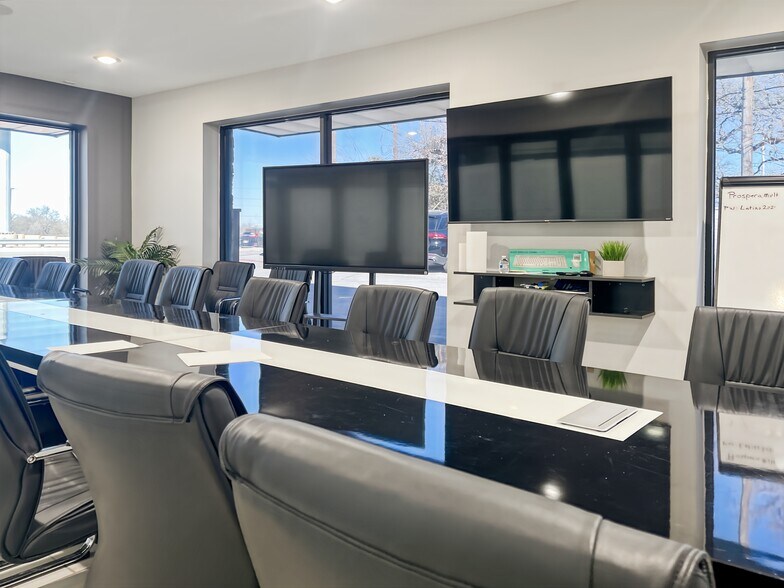 More Photos Of 404 Airport Fwy, Bedford Coworking Space