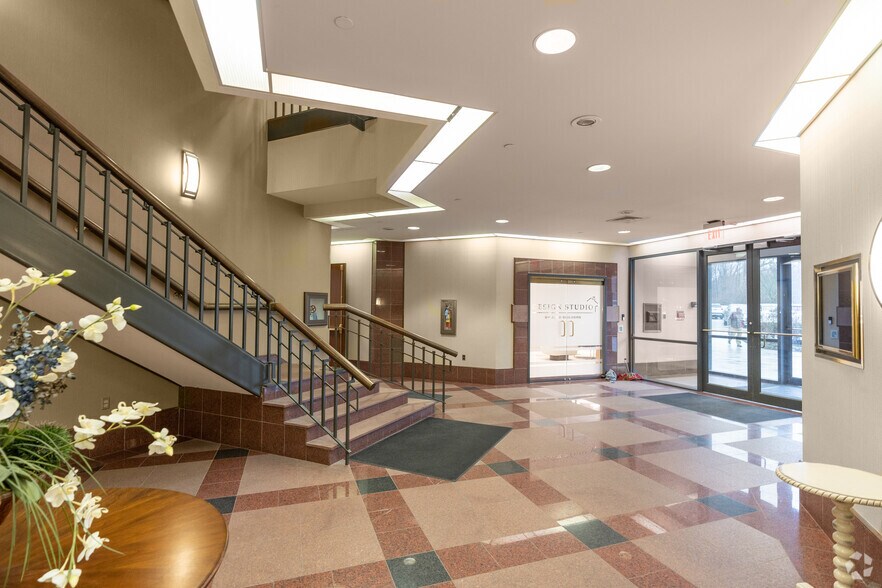 More Photos Of 1767 Sentry Pky W, Blue Bell Office For Sale