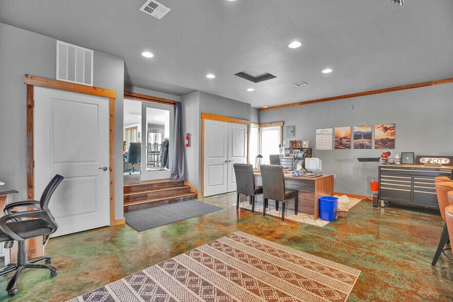 More Photos Of 406 NE 184th St, Ridgefield Office Residential For Lease