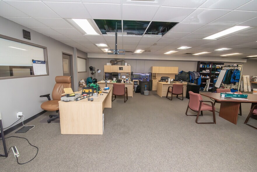 More Photos Of 245 Grandview Ave, Bellevue Light Distribution For Lease