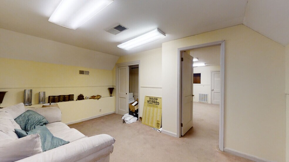 More Photos Of 1015 13th St, Columbus General Retail For Sale