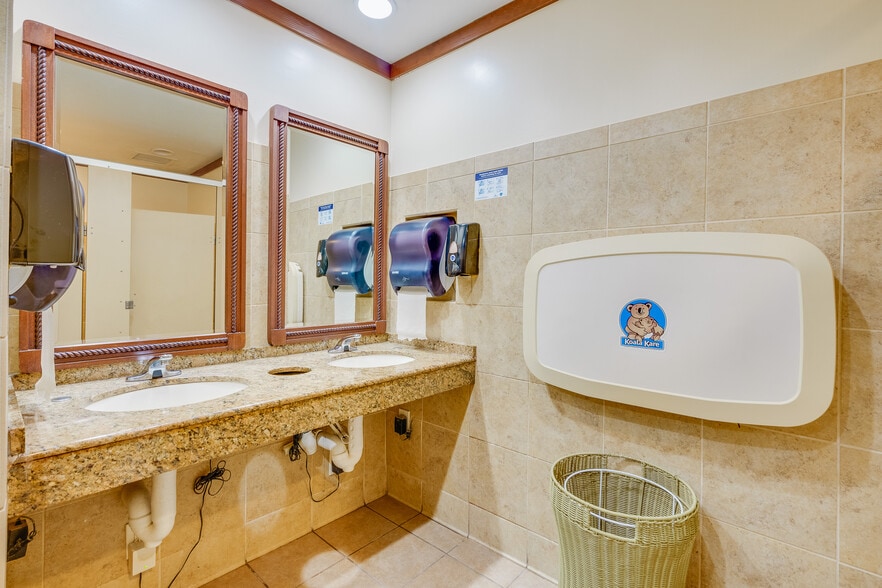 More Photos Of 3162 S Atlantic Ave, Daytona Beach Shores Restaurant For Lease