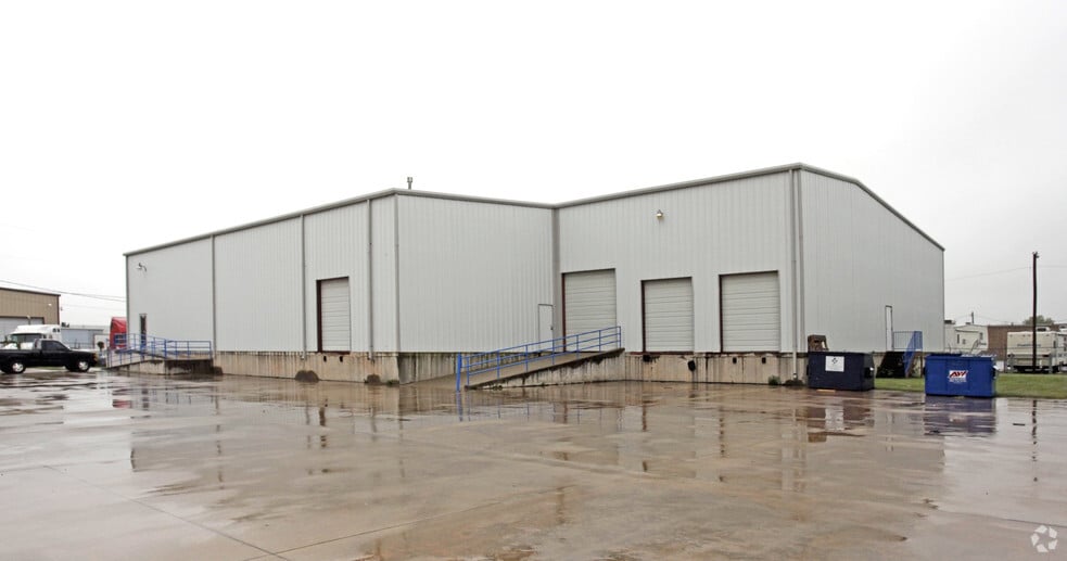 Primary Photo Of 8248 W Reno Ave, Oklahoma City Warehouse For Lease