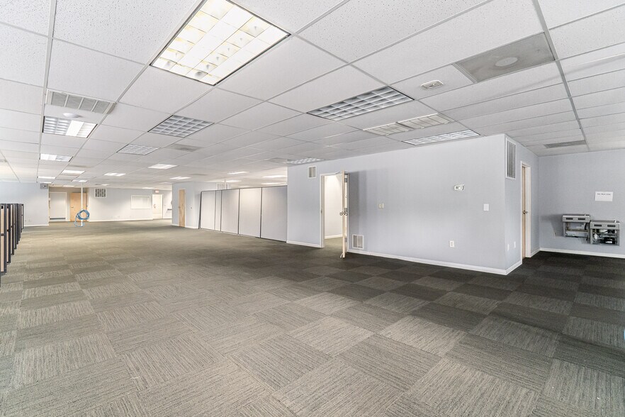 More Photos Of 617 Mulberry St, Elizabethtown Office For Sale