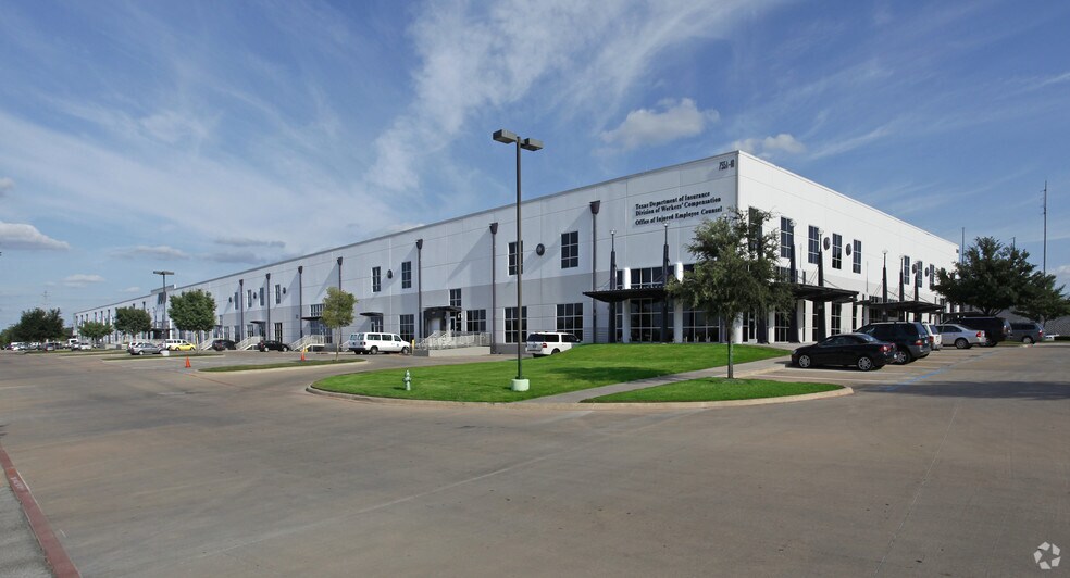 More Photos Of 7551 Metro Center Dr, Austin Research And Development For Lease