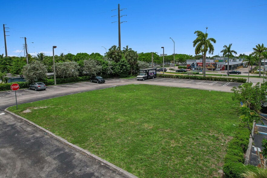 More Photos Of 4880-4898 NW 183rd - Outparcel st, Miami Gardens Land For Lease