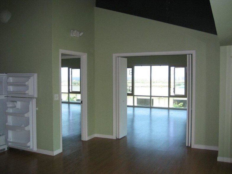 More Photos Of 73-4080 Hulikoa Dr, Kailua Kona Warehouse For Lease