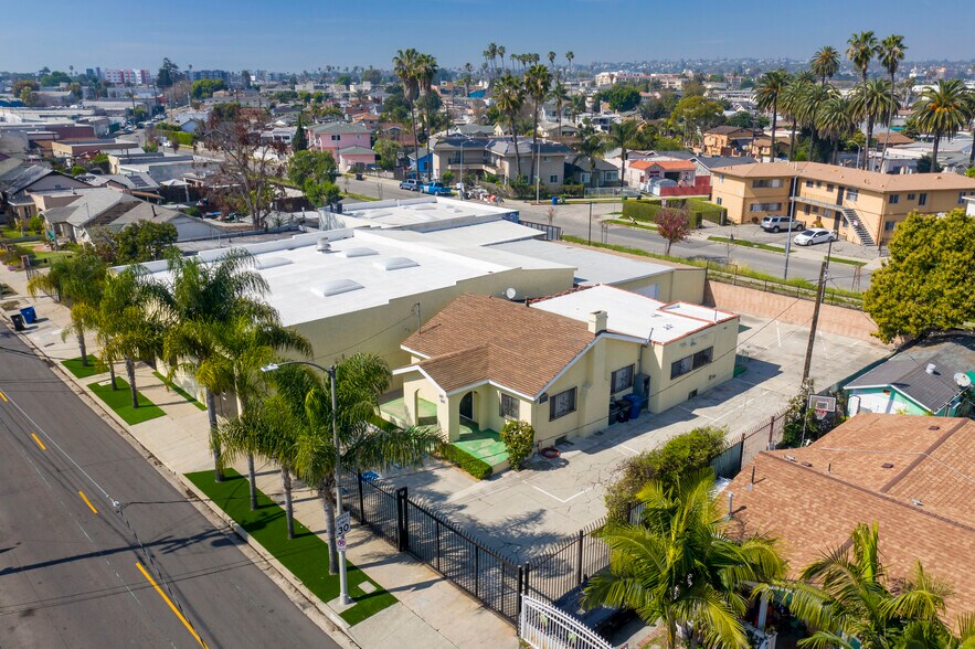 More Photos Of 2703 Southwest Dr, Los Angeles Warehouse For Lease