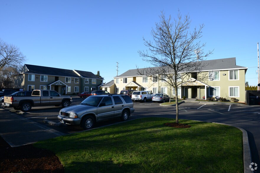 More Photos Of 1100 N Davis St, Cornelius Apartments For Sale